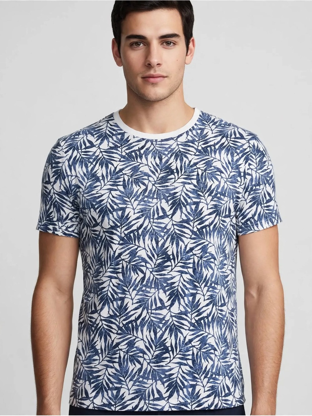 Abercrombie & Fitch Men's Blue Leaf-Print Crew Neck T-Shirt L